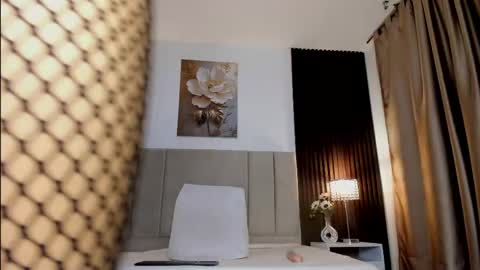 Snapshot of _mila_dyva chatting on April 28, 2026, 4:01 pm _mila_dyva online show from April 28, 2026, 4:01 pm