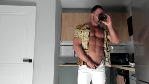 _miles19 online show from May 8, 2026, 11:26 am