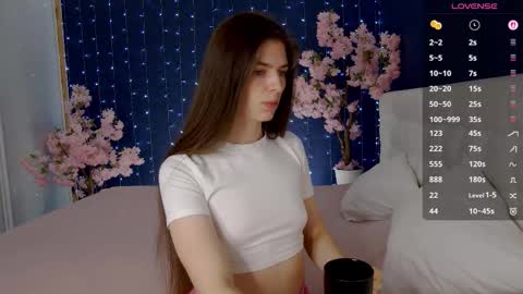 Victoria online show from November 3, 2025, 5:42 am