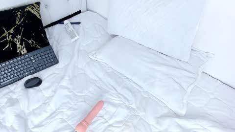 Mishelle online show from December 11, 2024, 6:47 am