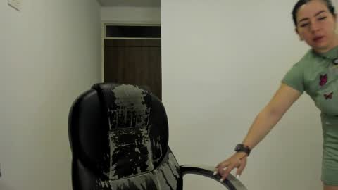 _miss_coco_ online show from April 25, 2026, 10:51 am