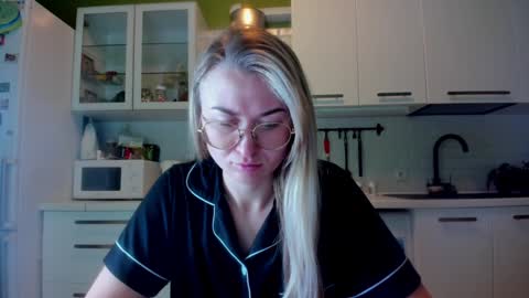 Eva online show from February 3, 2025, 5:29 am