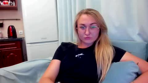 Eva online show from September 10, 2025, 7:47 pm