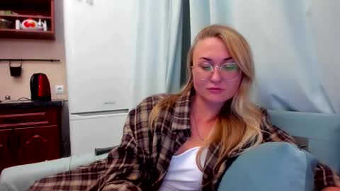 Eva online show from September 11, 2025, 7:47 pm