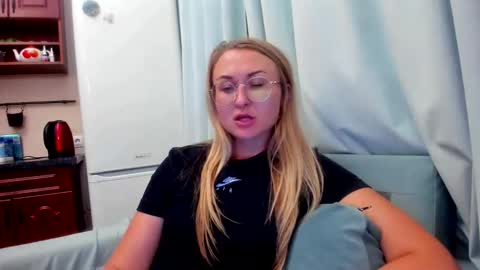 Eva online show from September 12, 2025, 6:41 pm