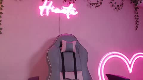 Hinata 3 online show from April 24, 2026, 1:24 pm
