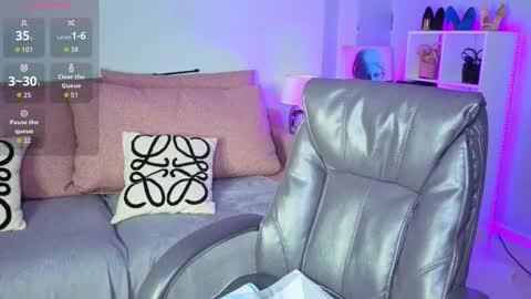  MIURA  online show from November 23, 2025, 1:05 am