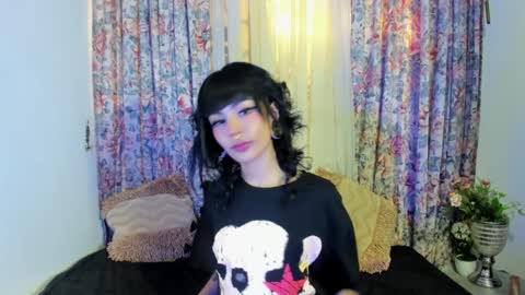 mizuki  online show from December 17, 2024, 6:53 pm