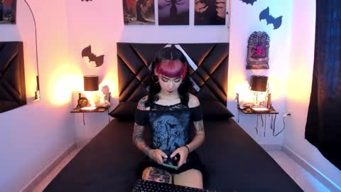 mizuki  online show from November 5, 2025, 3:01 pm