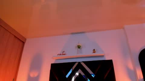 mizuki  online show from May 11, 2026, 4:04 pm