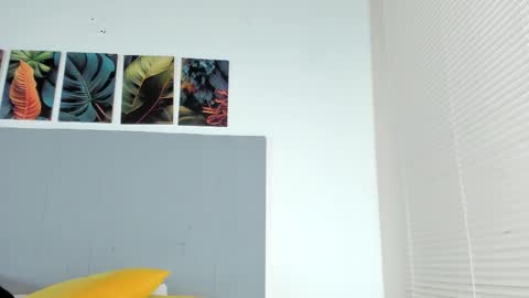 Snapshot of _molly_rosse_ chatting on October 3, 2025, 12:24 pm _molly_rosse_ online show from October 3, 2025, 12:24 pm