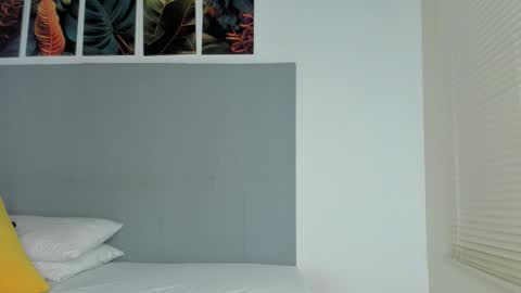 Snapshot of _molly_rosse_ chatting on October 8, 2025, 12:25 pm _molly_rosse_ online show from October 8, 2025, 12:25 pm