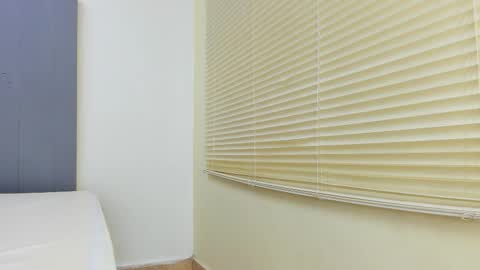 Snapshot of _molly_rosse_ chatting on October 16, 2025, 11:44 am _molly_rosse_ online show from October 16, 2025, 11:44 am