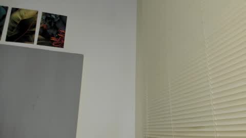 Snapshot of _molly_rosse_ chatting on October 17, 2025, 11:57 am _molly_rosse_ online show from October 17, 2025, 11:57 am