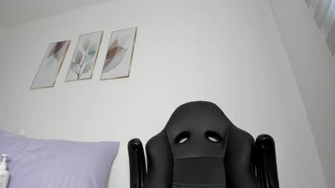 Snapshot of _molly_rosse_ chatting on May 15, 2026, 11:50 am _molly_rosse_ online show from May 15, 2026, 11:50 am