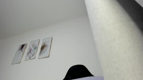 Snapshot of _molly_rosse_ chatting on May 19, 2026, 12:00 pm _molly_rosse_ online show from May 19, 2026, 12:00 pm