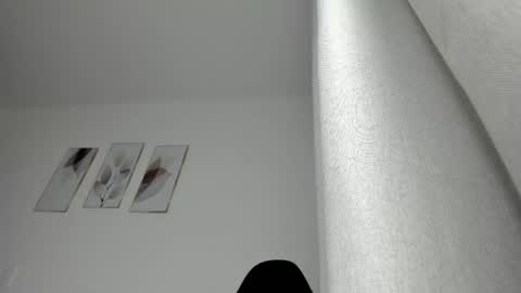 Snapshot of _molly_rosse_ chatting on May 21, 2026, 12:01 pm _molly_rosse_ online show from May 21, 2026, 12:01 pm