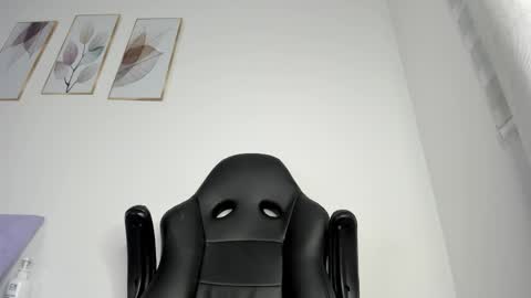 Snapshot of _molly_rosse_ chatting on June 3, 2026, 11:57 am _molly_rosse_ online show from June 3, 2026, 11:57 am