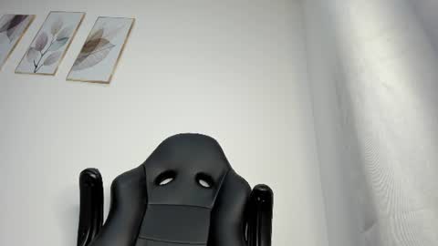 _molly_rosse_ online show from June 23, 2026, 12:03 pm