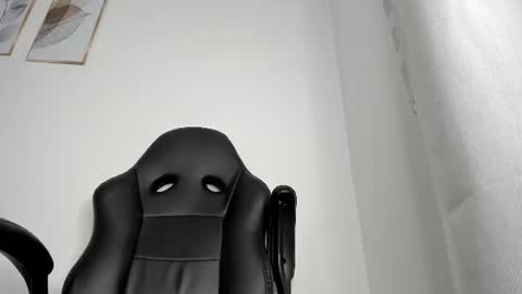 _molly_rosse_ online show from June 27, 2026, 11:59 am