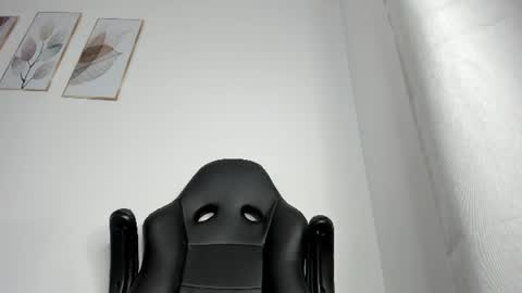 _molly_rosse_ online show from June 29, 2026, 12:05 pm