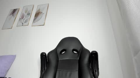 _molly_rosse_ online show from July 2, 2026, 12:00 pm