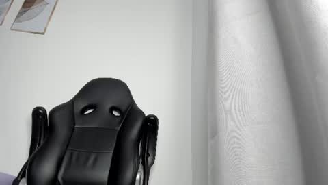_molly_rosse_ online show from July 3, 2026, 12:00 pm