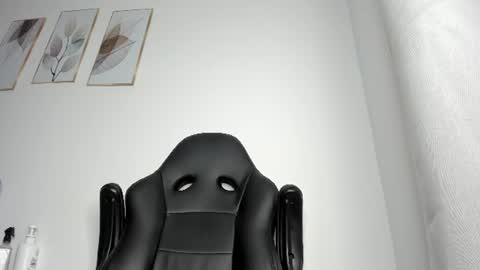 _molly_rosse_ online show from July 20, 2026, 12:07 pm