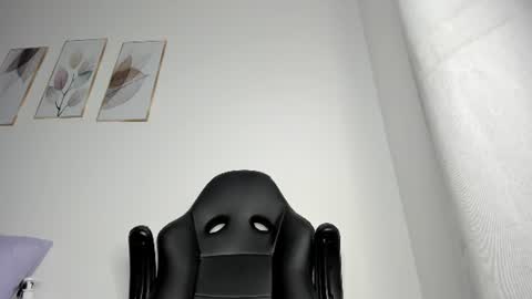 _molly_rosse_ online show from July 27, 2026, 12:01 pm