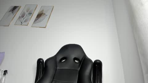 _molly_rosse_ online show from August 7, 2026, 12:29 pm