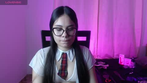 _moon_rosee online show from March 31, 2026, 11:49 pm