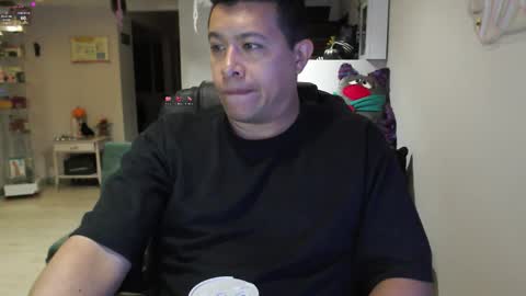 Panda  online show from October 22, 2025, 11:37 pm