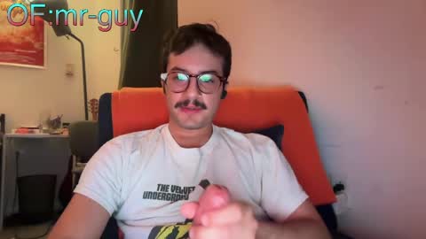 Snapshot of _mrguy_ chatting on April 9, 2026, 1:27 am _mrguy_ online show from April 9, 2026, 1:27 am