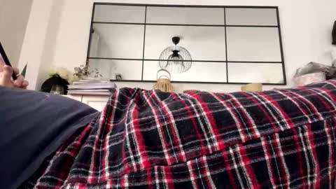 _muestroverga online show from November 9, 2025, 12:03 pm