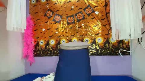 Luna online show from October 15, 2025, 11:54 am