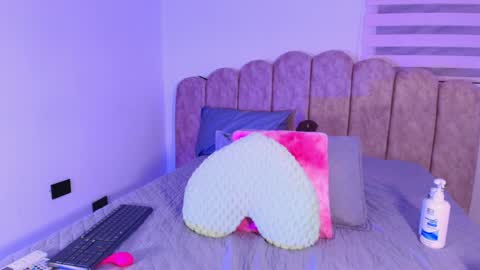 Luna online show from June 7, 2026, 3:21 am