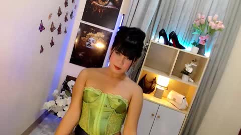 _mysticdoll_ online show from October 13, 2025, 11:38 pm