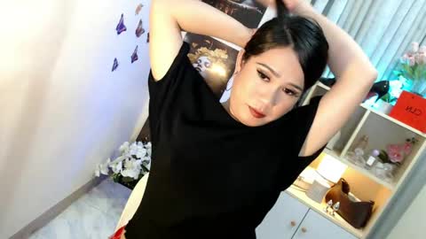 _mysticdoll_ online show from April 21, 2026, 3:35 am