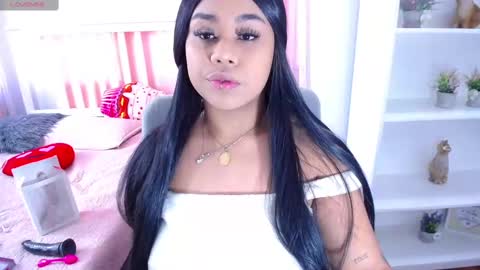 nahomi  online show from February 18, 2025, 1:55 pm