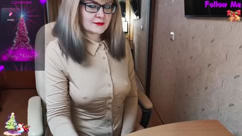 Snapshot of _natali_ chatting on February 5, 2025, 10:01 pm MagicWoman online show from February 5, 2025, 10:01 pm