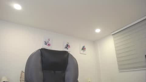 Natalie online show from December 20, 2024, 1:25 am