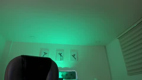 Natalie online show from October 1, 2025, 3:56 am