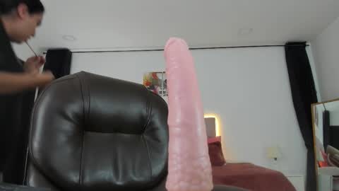 Natalie online show from October 25, 2025, 3:40 pm