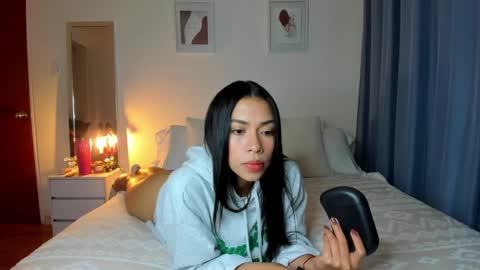 independent model natha online show from February 21, 2025, 5:46 am