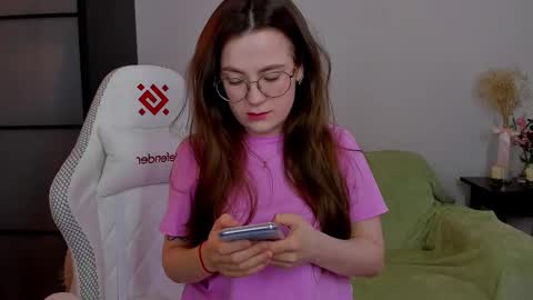 Mia with a big heart  online show from March 2, 2025, 3:56 am