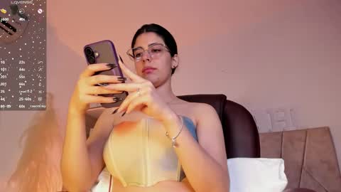 Niah  You can call me Ni or cutie haha online show from February 6, 2025, 12:54 am