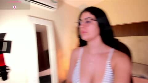 Snapshot of _niah_ chatting on September 28, 2025, 9:42 pm Niah You can call me Ni or cutie haha online show from September 28, 2025, 9:42 pm