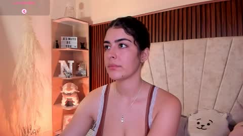 Snapshot of _niah_ chatting on October 19, 2025, 8:53 pm Niah You can call me Ni or cutie haha online show from October 19, 2025, 8:53 pm