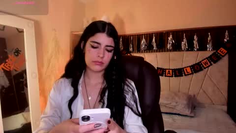 Snapshot of _niah_ chatting on October 28, 2025, 8:33 pm Niah You can call me Ni or cutie haha online show from October 28, 2025, 8:33 pm