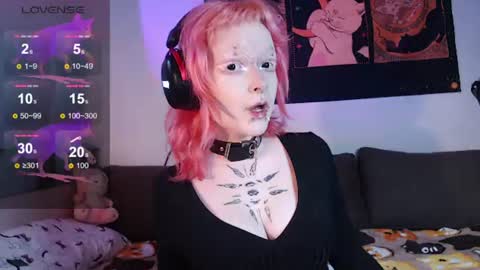 Nicole online show from June 17, 2026, 2:14 am